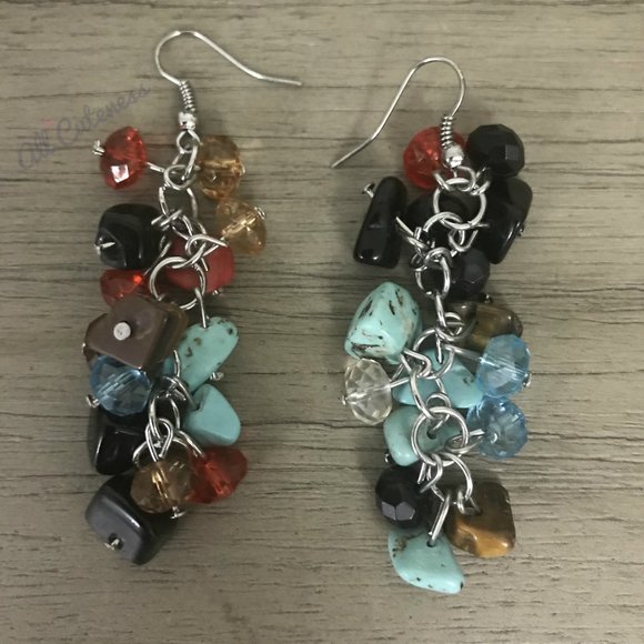 🎀 Lucite Beaded Earrings - Picture 2 of 2